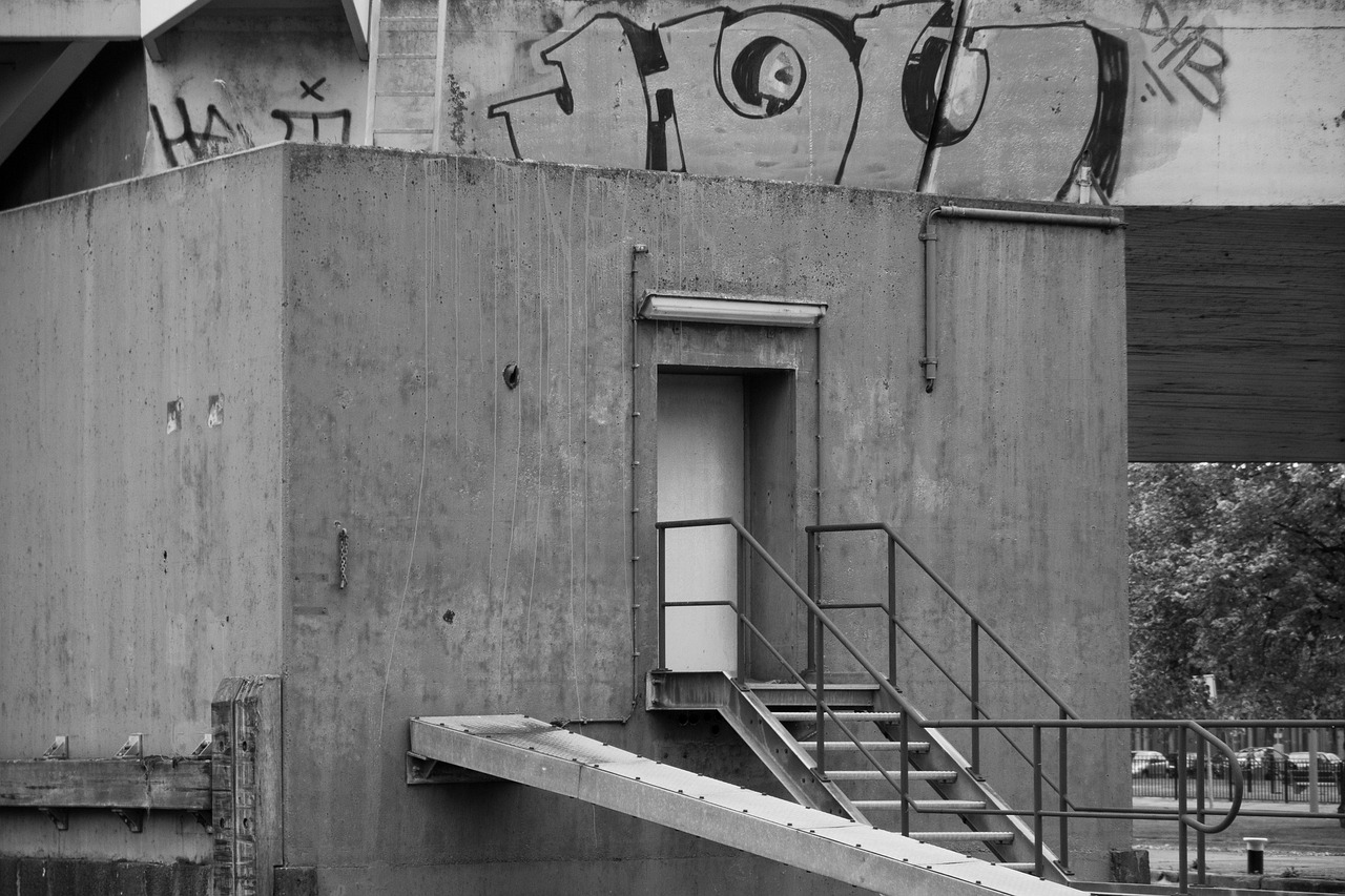 凹凸世界:私聊购买平台推荐